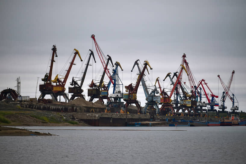 Арктический порт федерального значения на трассе Северного морского пути Дудинка