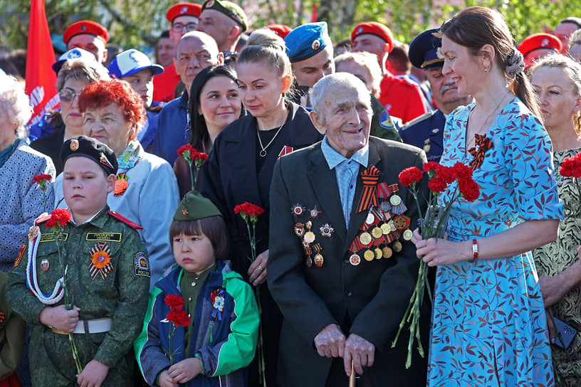 Празднование Дня Победы. Парад, посвященный 79-й годовщине Победы в Великой Отечественной войне в Барнауле