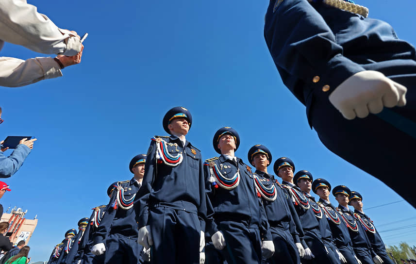 Празднование Дня Победы. Парад, посвященный 79-й годовщине Победы в Великой Отечественной войне в Барнауле