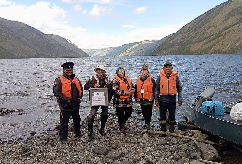 Голосование на выборах депутатов Верховного Хурала (парламента) Республики Тыва четвертого созыва. Голосование в отдаленных и труднодоступных населенных пунктах Барун-Хемчикского района