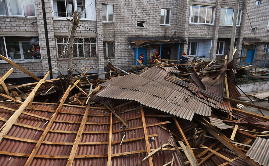 Апрельский шторм повредил кровли 570 зданий в трех сибирских регионах