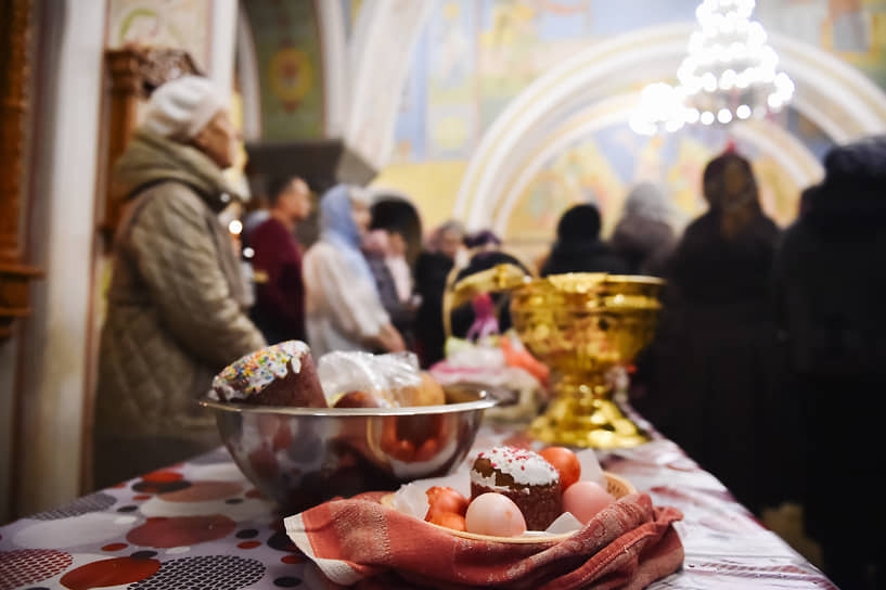Праздничное пасхальное богослужение в храме Святого Иоанна Предтечи в Красноярске