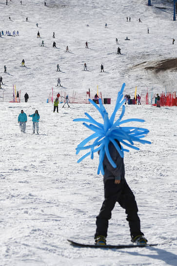 Участики фестиваля Grelka Fest-2025 на горнолыжном курорте Шерегеш в Кемеровской области