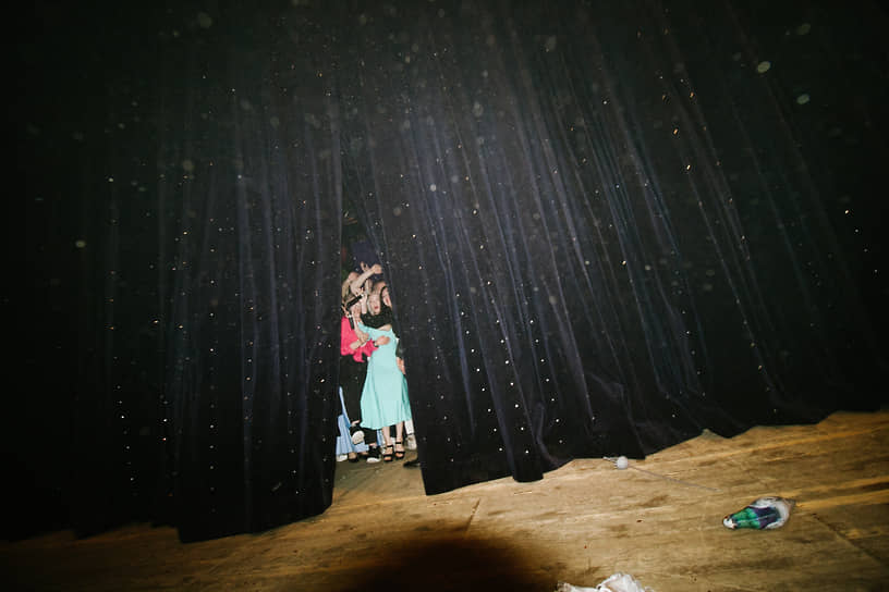 Юмористический концерт «Капустник "Конторы братьев Дивановых"» в Доме ученых СО РАН в новосибирском Академгородке