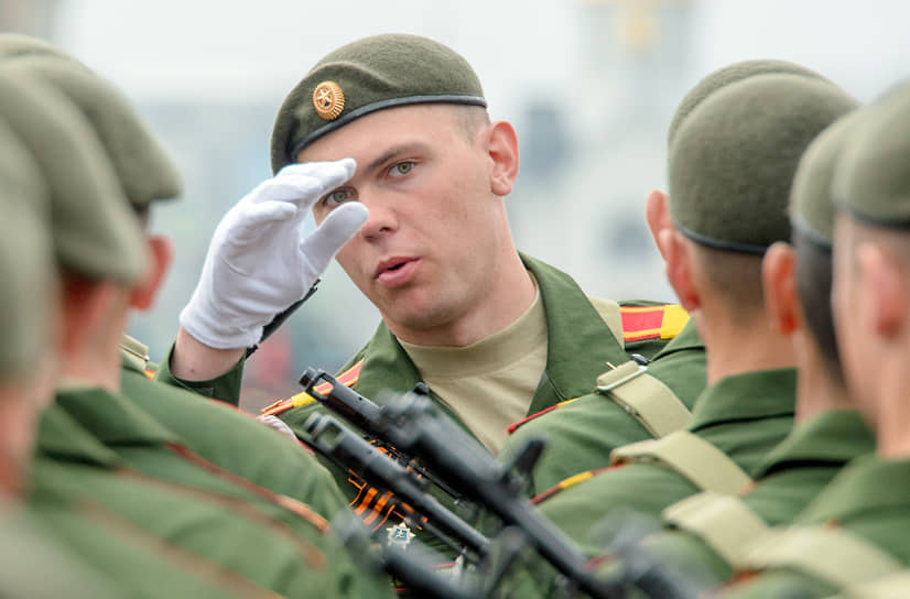 Репетиция парада Победы, посвященного 74-й годовщине Победы в Великой Отечественной войне, на площади Ленина, 2019 год