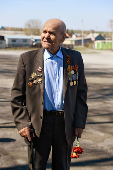 Последний, оставшийся в селе Листвянское Новосибирской области ветеран Великой отечественной войны Иван Чечеткин во время празднования Дня Победы, 2021 год