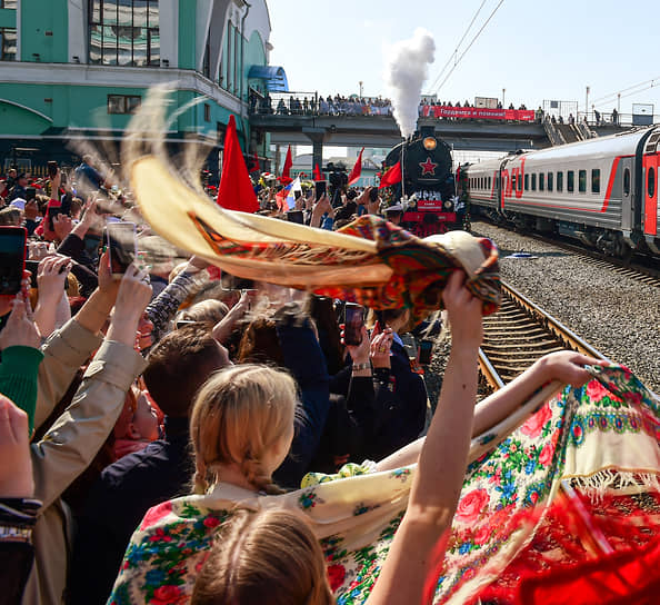 Церемония встречи ретро-поезда «Эшелон Победы» на вокзале «Новосибирск-Главный» в рамках празднования 77-й годовщины Победы в Великой Отечественной войне, 2022 год