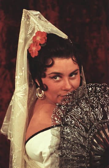 Исполнительница роли Кармен Нина Афанасьева в одноименном балете, 1965 год