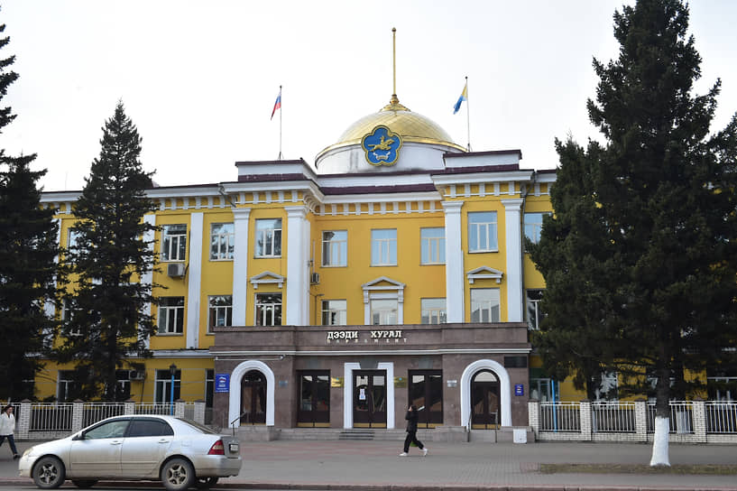 В хурале представителей города Кызыла ждут трех кандидатов в мэры