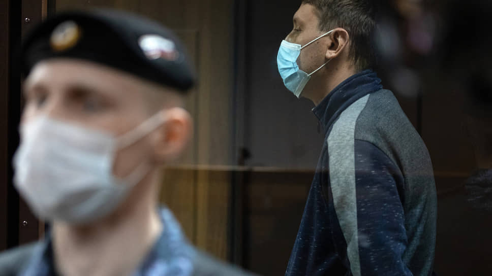 Технический директор компании «СДС-Уголь» Антон Якутов, обвиняемый в нарушении требований промышленной безопасности опасных производственных объектов, повлекшем по неосторожности смерть двух и более лиц, на заседании суда 