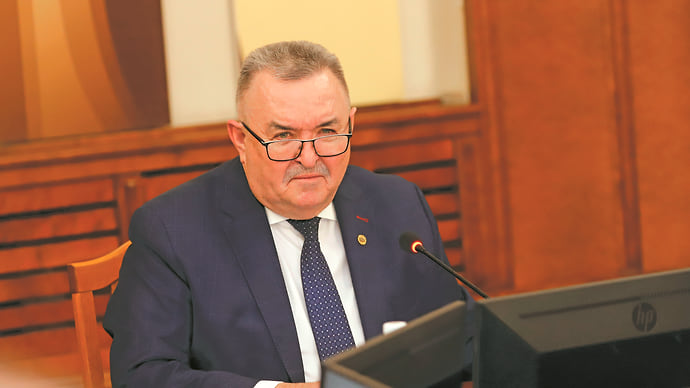 Дороги отконтрактуют до конца марта: о чем говорили на транспортном комитете новосибирского заксобрания