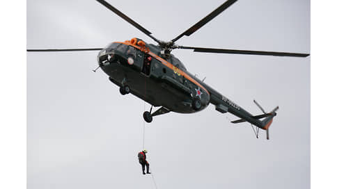 Вертолетчики чехлят лопасти // Авиавласти не могут заключить контракты на обеспечение поисково-спасательных работ на Урале
