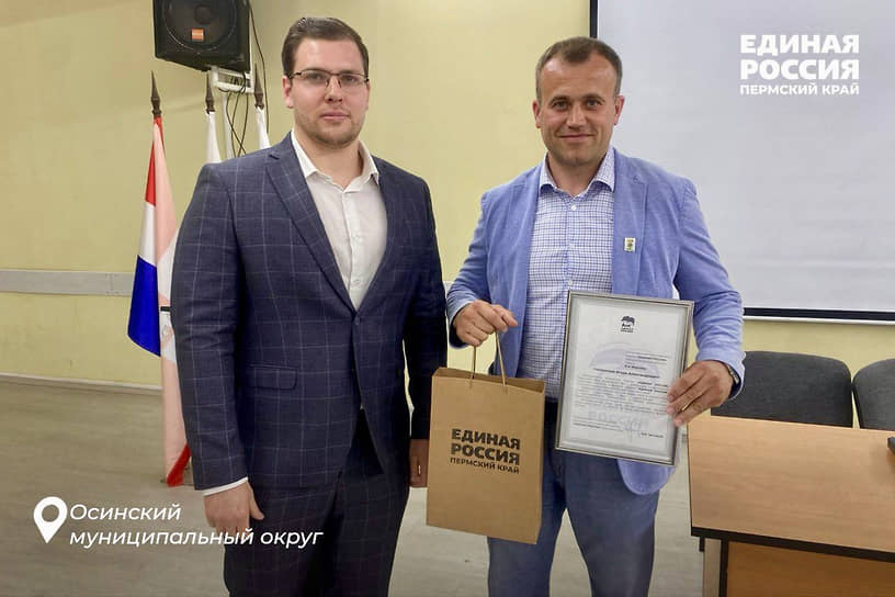Игорь Морозов (справа)
фото: пресс-служба регионального отделения &quot;Единой России&quot; 