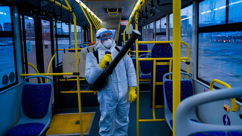 «Горожане должны быть уверены, что транспорт действительно обработан и безопасен. Выделяем на это средства из резервного фонда»,— сообщил мэр Перми Дмитрий Самойлов.