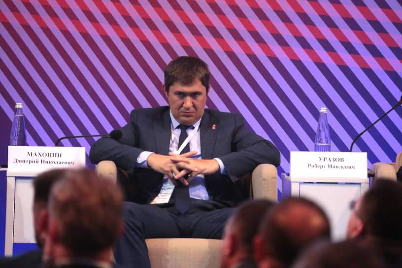 2020. Снова февраль, и снова в Пермском крае временно исполняющий обязанности губернатора с пермскими корнями. Дмитрий Махонин откомандирован в Пермский край из управления ТЭК Федеральной антимонопольной службы. Его назначение совпало с началом пандемии коронавируса, и, пожалуй, на таком жестком эпидемиологическом фоне не работал еще ни один из руководителей региона.
На фото: губернатор Пермского края Дмитрий Махонин