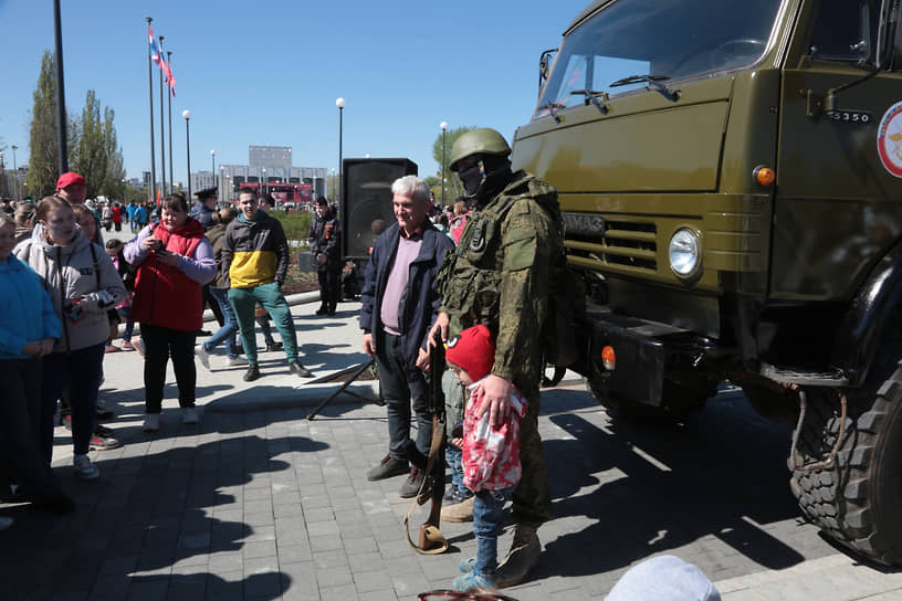 Торжественные гуляния по поводу 9 Мая продолжались по всей центральной части Перми