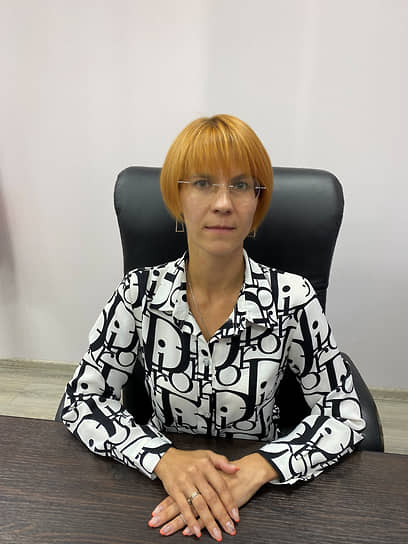 Еще один министр из команды Андрея Кокорева, покинувший должность,— руководитель министерства тарифного регулирования и энергетики Мария Козлова. Она возглавляла ведомство с ноября 2022 года и уступила должность начальнику управления регулирования и контроля регионального минтарифов Сергею Россихину.&lt;br> На фото: Мария Козлова&lt;br>   