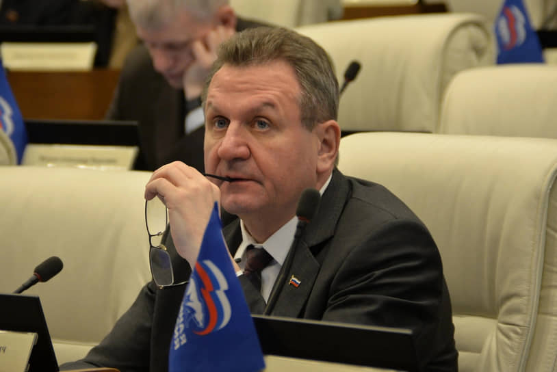 В 2021 году Сергей Черезов возобновил политическую карьеру, вновь избравшись в краевой парламент