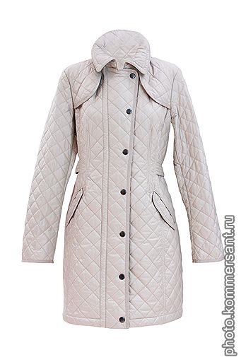 01 Плащ из полиэстера и нейлона Weekend MaxMara, 17 800 руб.