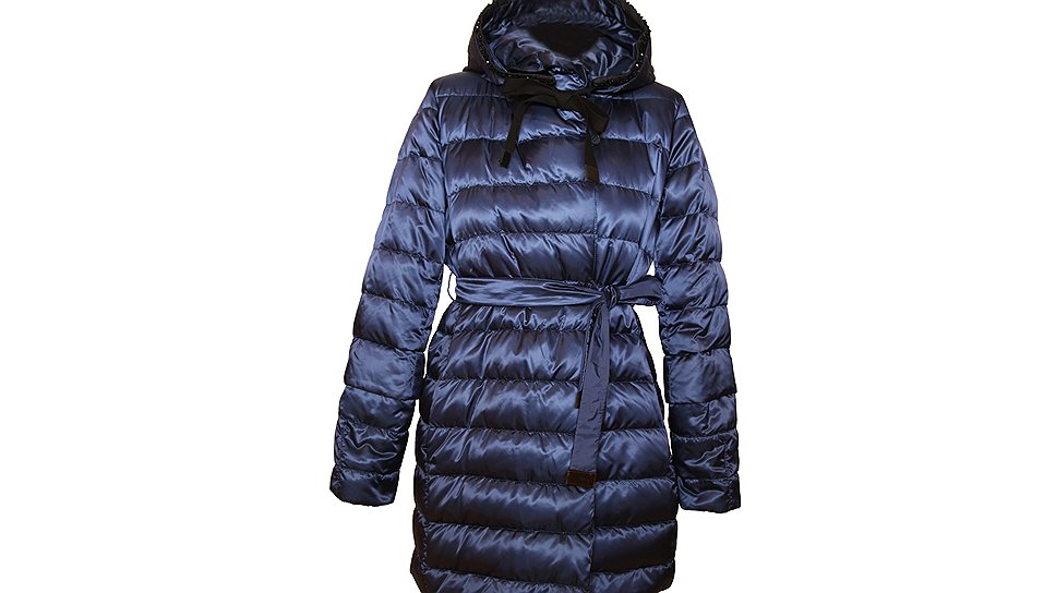 05 Пальто из нейлона, полиэстера и пуха MaxMara MaxMara, 36 300 руб. Горжет из хлопка и стекла MaxMara MaxMara, 9800 руб. 