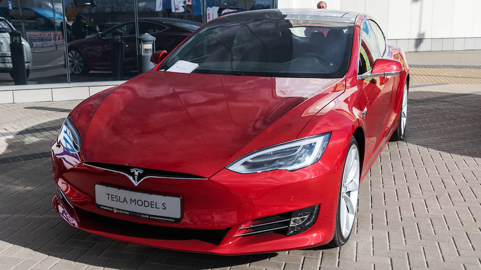 Tesla – одна из самых популярных моделей электромобилей
