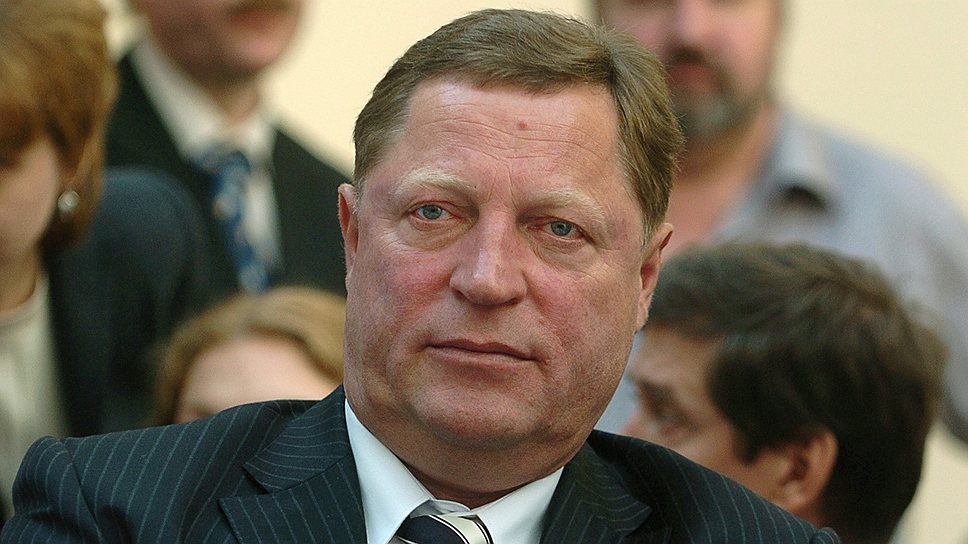 Владимир Акулич принимал непосредственное участие в создании таких крупных активов, как ЗАО «Петерстар» и ЗАО «Петербург Транзит Телеком» (ПТТ)