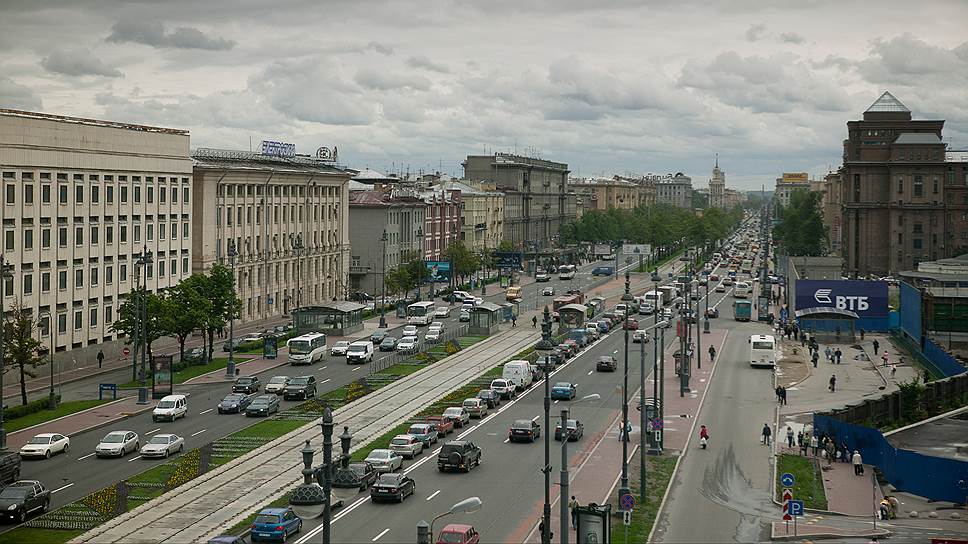 Участок под застройку у станции метро «Электросила» был передан инвестору еще 12 лет назад. Сейчас он принадлежит уже третьему по счету владельцу