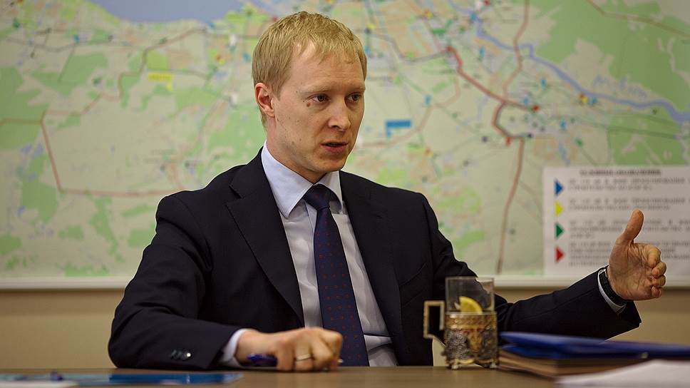 Андрей Сизов, заняв пост руководителя «Ленэнерго», сохранил пост генерального директора смольнинского ОАО «Санкт-Петербургские электрические сети»