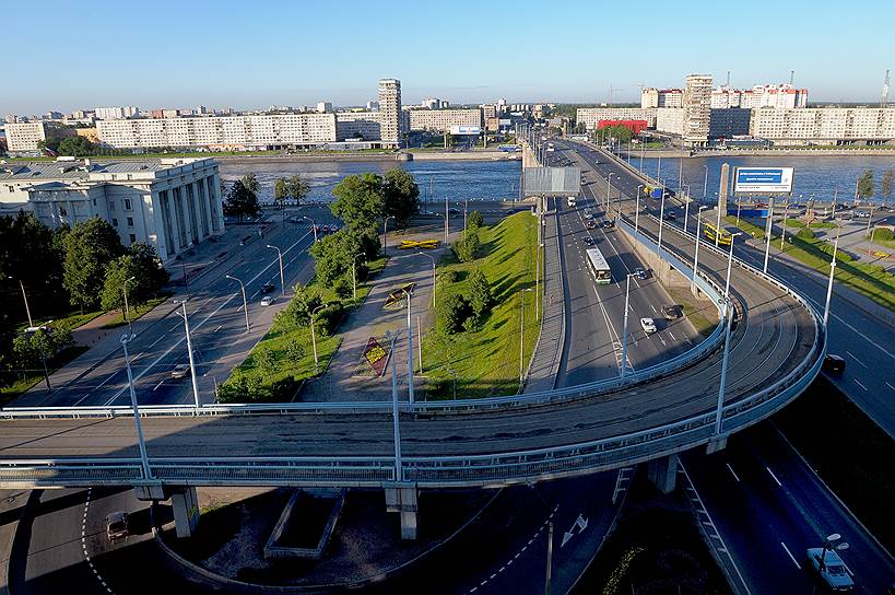 Трест «Ленмостострой» считается одним из старейших на рынке дорожно-мостового строительства Петербурга. Компания была основана в 1936 году для строительства Володарского моста