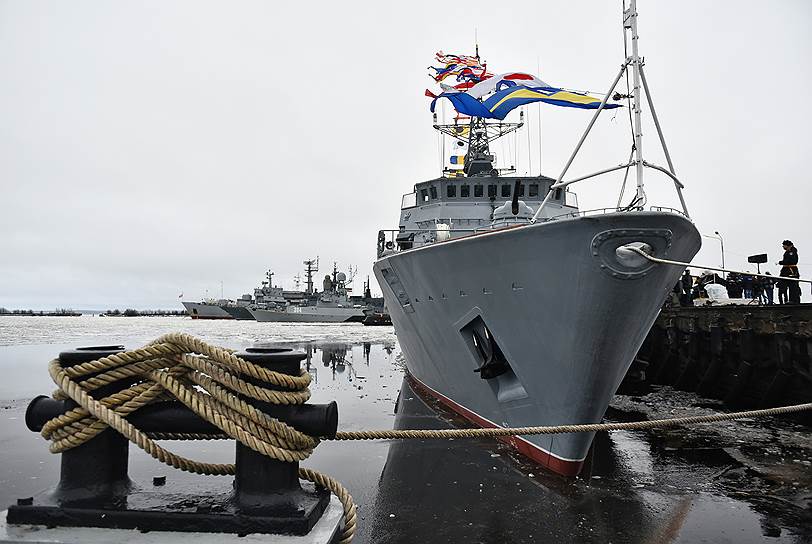 Головной корабль противоминной обороны (ПМО) &quot;Александр Обухов&quot;. Построен на верфях Средне-Невского судостроительного завода 