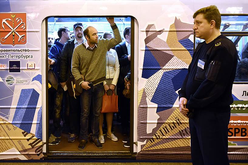 Согласно условиям конкурса, новые вагоны будут поставлены уже после проведения чемпионата мира по футболу