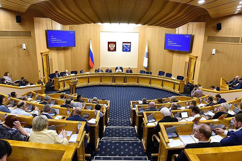 В случае одобрения депутатами корректировок доходная часть текущего бюджета вырастет на 3%, почти до 101 млрд рублей, расходная на 2,5%, до 117,2 млрд рублей
