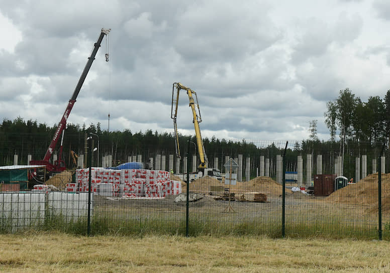 Стройплощадка на  "Новоорловской" Особой экономической зоне" (ОЭЗ) "Санкт-Петербург"
