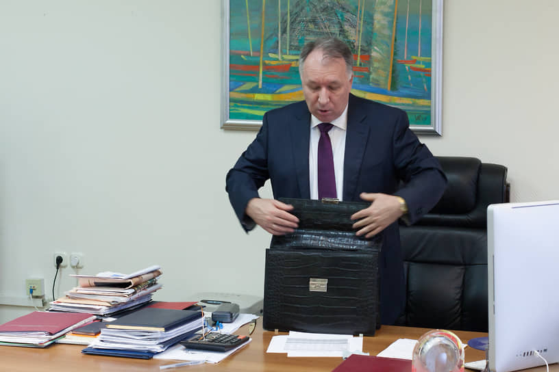 У бывшего собственника Международного банка Санкт-Петербурга и бывшего сенатора Сергея Бажанова практически не осталось возможностей оспорить отзыв банковской лицензии