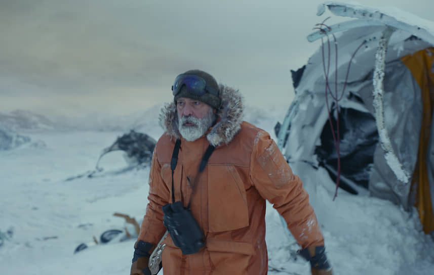 Действие фильма разворачивается в феврале 2049 года, через три недели после некоего, судя по всему, очень нехорошего «события»