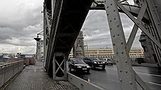 На Большеохтинском мосту до конца года организуют реверсивное движение