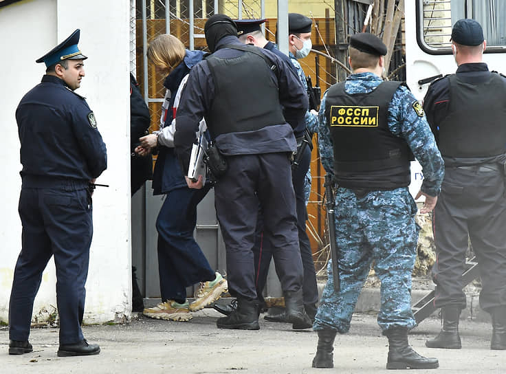 Избрание меры пресечения Дарье Треповой в Басманном суде в Москве