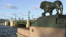Скульптуры львов на Адмиралтейской набережной увезли на реставрацию из-за вандалов