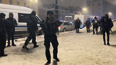 На Воскресенской набережной в Петербурге начались задержания