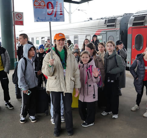 В Петербурге встретили 725 эвакуированных школьников из Белгородской области