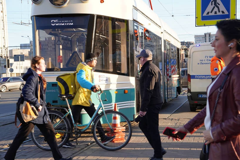 Ретротрамвай «Довлатов» после ДТП на Васильевсоком острове