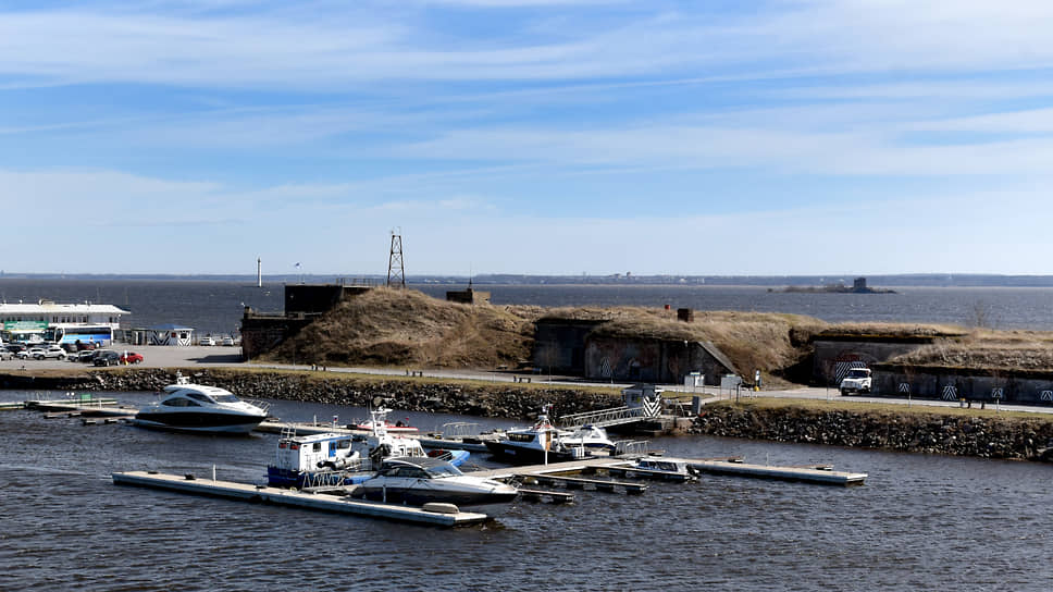 Вид на форт "Константин" в Финском заливе