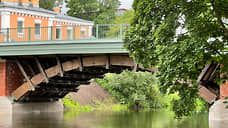В Петербурге завершили ремонт 2-го Лаврского моста через реку Монастырку