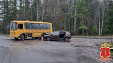 Пенсионер за рулем Lifan врезался в школьный автобус под Лугой, пострадали четверо