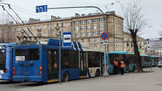 Автобус и троллейбус столкнулись на улице Типанова, пострадавших нет