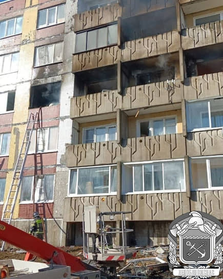 Последствия пожара в многоквартирном доме на Выборгском шоссе в городе Приморске