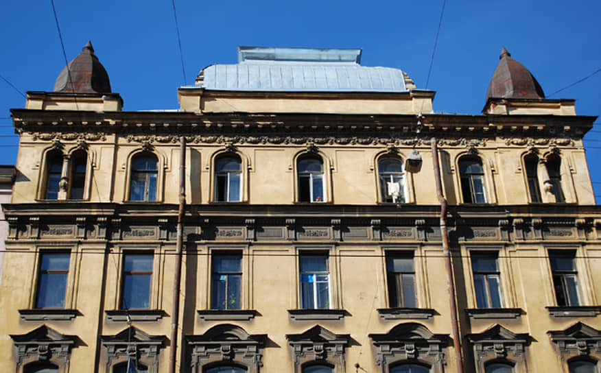 Дом 73 по Гороховой улице, где нашли трещины в стенах