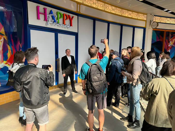 Клуб Happy Fitness на улице Коллонтай, 3, где владельцы продолжали продавать абонементы в зал, несмотря на закрытие площадки