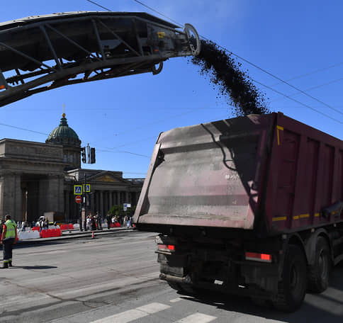 В рамках обновления Невского проспекта в центре Петербурга отремонтируют три моста