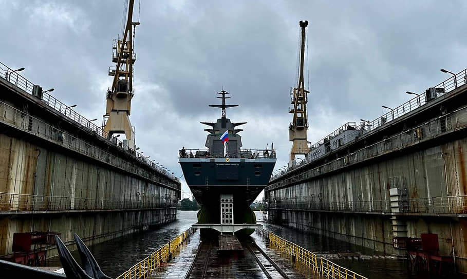 Спуск на воду многоцелевого корвета «Проворный» проекта 20385 на судостроительном заводе «Северная верфь» (входит в ОСК) в Санкт-Петербурге в мае 2024 года.